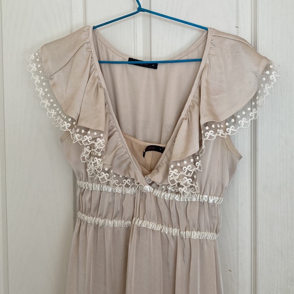 Pilgrim dress, with satin under dress. - Picture 2 of 3